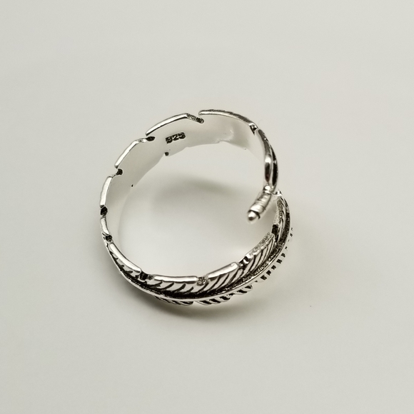 Adjustable Feather Shaped Silver Ring - Picture 7 of 8